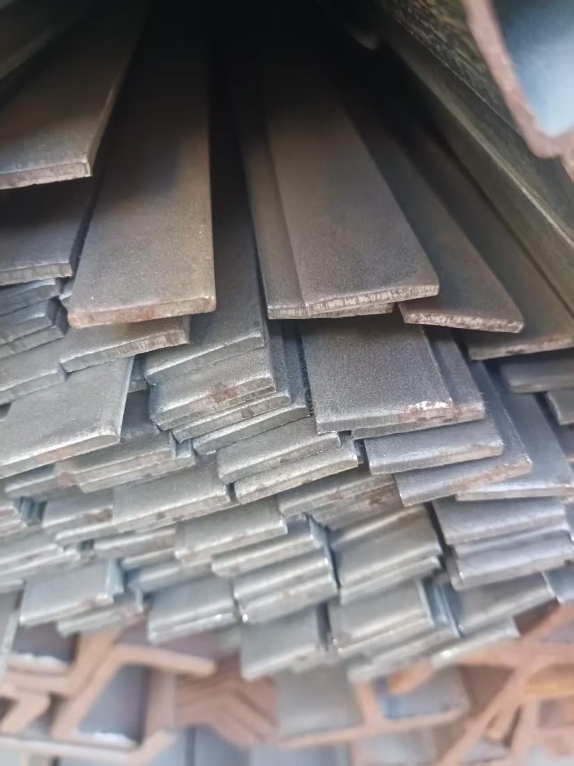 Fer plat / Plat en acier – 20×3, 25×3 et 30×3 mm
